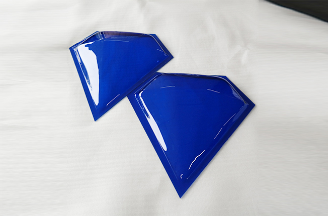 ���R���{��ʯ