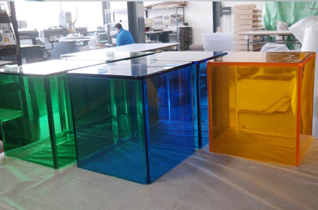 ��ɫ͸����